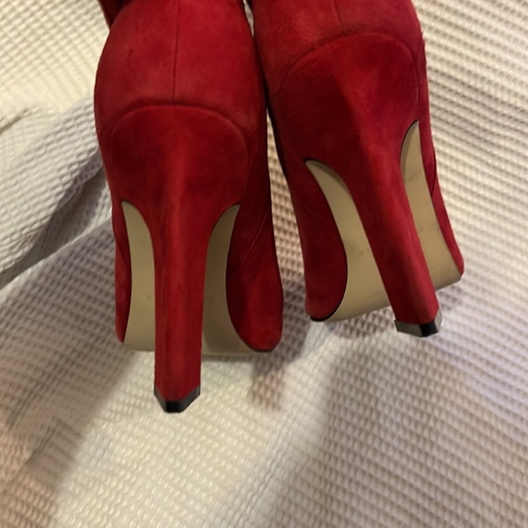 Marc Fisher ML Miggi red suede bootie - Picture 4 of 7
